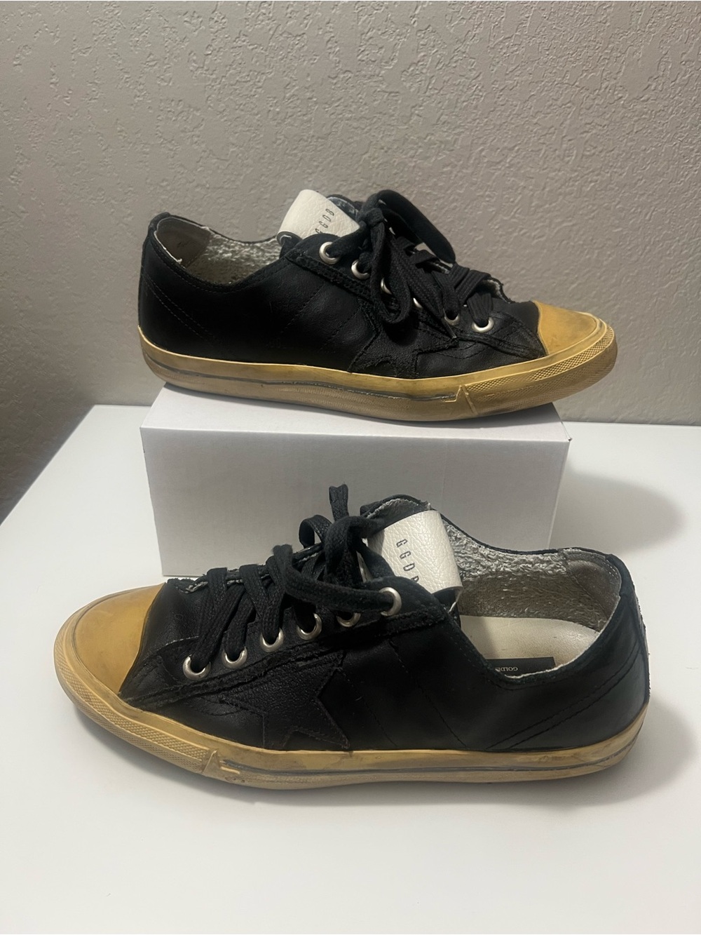 Golden Goose Vstar 2 Black Leather Sneakers with Yellowed Rubber Sole and Toe